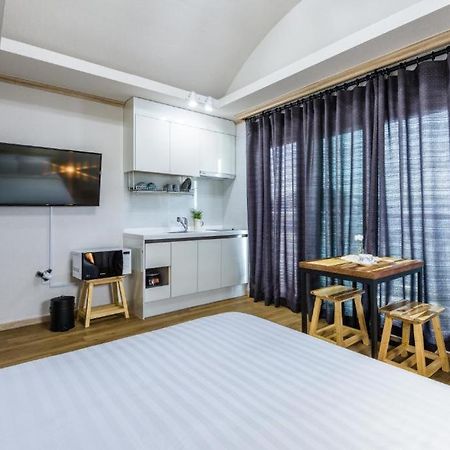 Romance Jeju Pension Екстер'єр фото